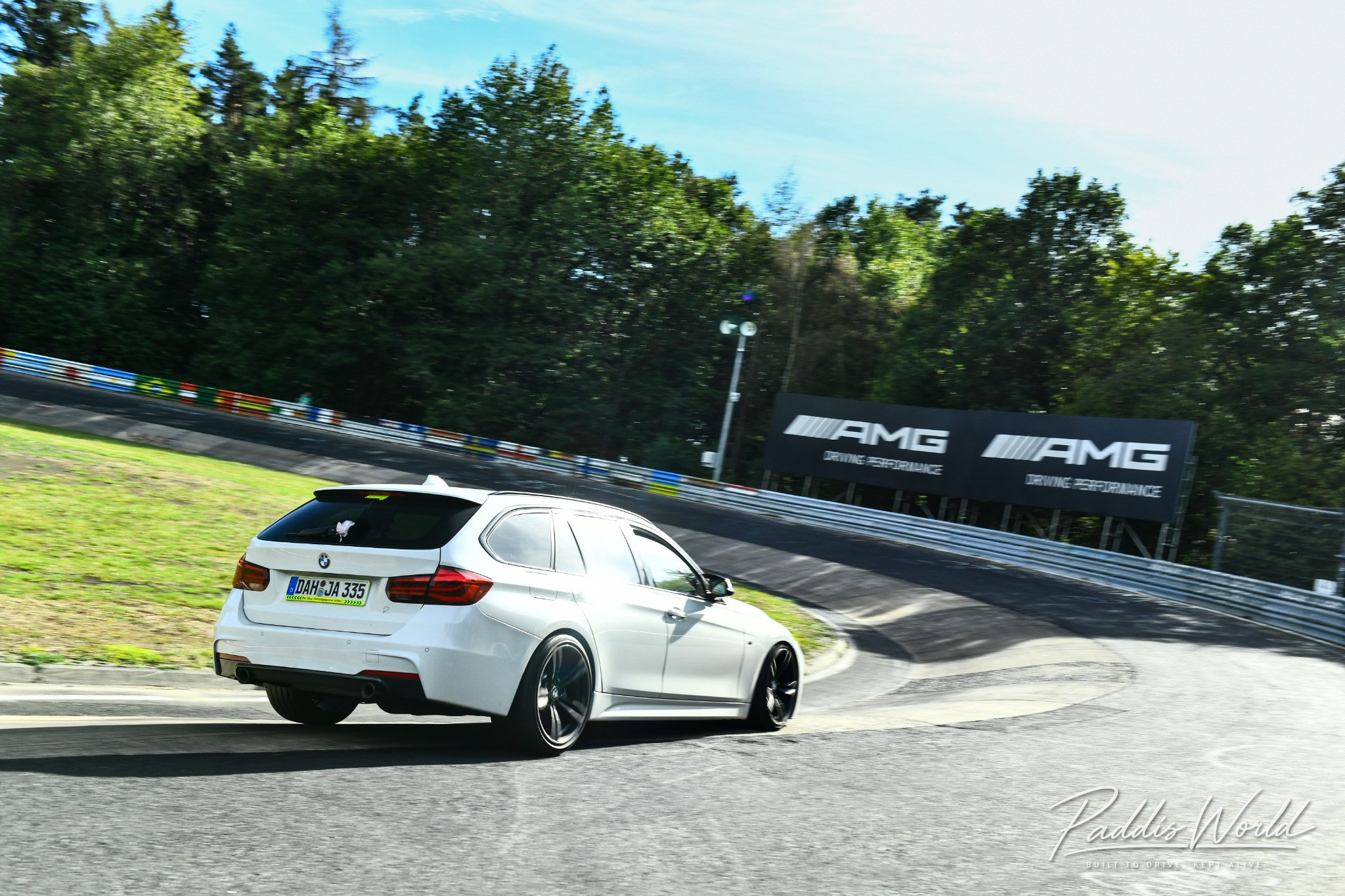 Steilkurve – BMW F31 auf der Nordschleife