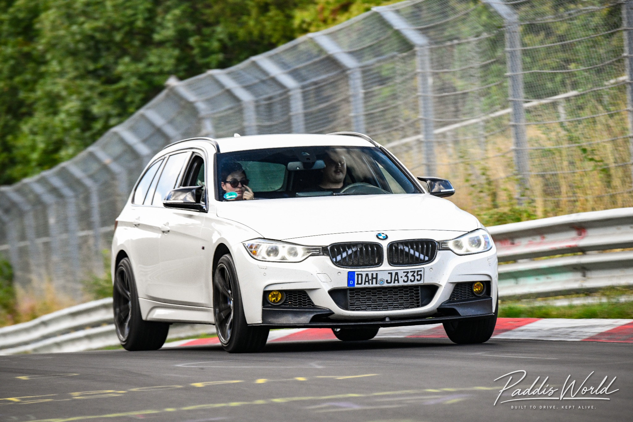 Anbremsen – BMW F31 auf der Nordschleife